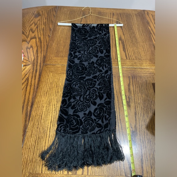 Pretty burnout scarf with fringe - Picture 4 of 8